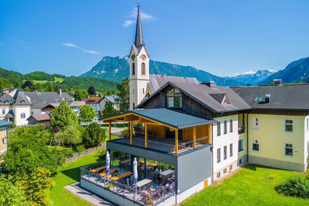 Wehrenfennighaus mit Kirche